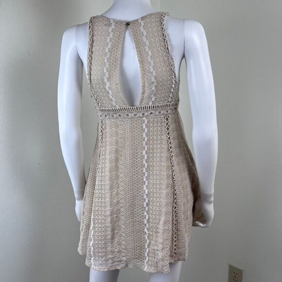 Free People Wherever You Go Size 4 Crochet Babydoll Mini Fit & Flare Dress Boho - Picture 8 of 14